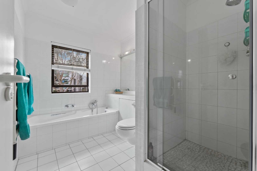 3 Bedroom Property for Sale in Sea Point Western Cape